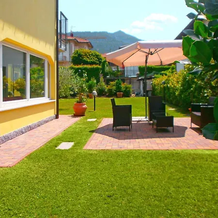 Ferienhaus In For 8 Porto Valtravaglia