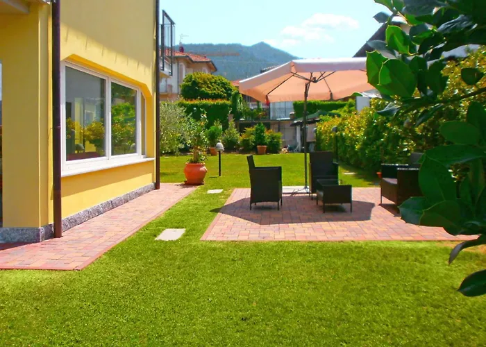 Casa vacanze In For 8 Porto Valtravaglia